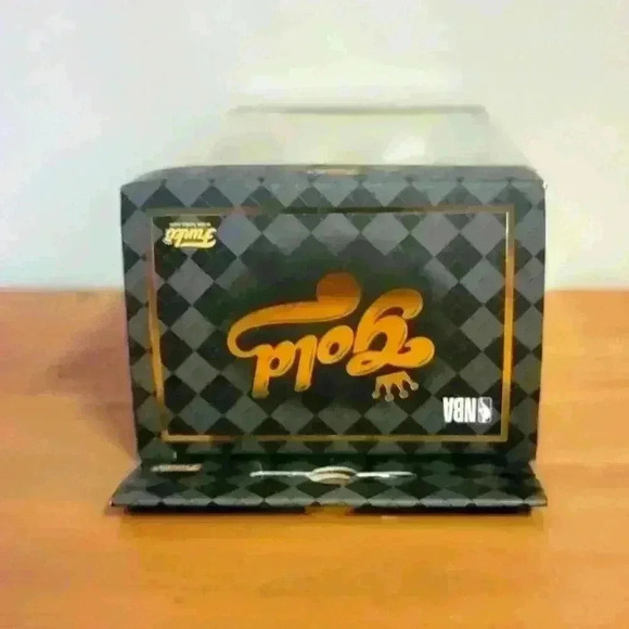 Funko gold NBA legend Anthony Davis LA Lakers - Picture 3 of 6